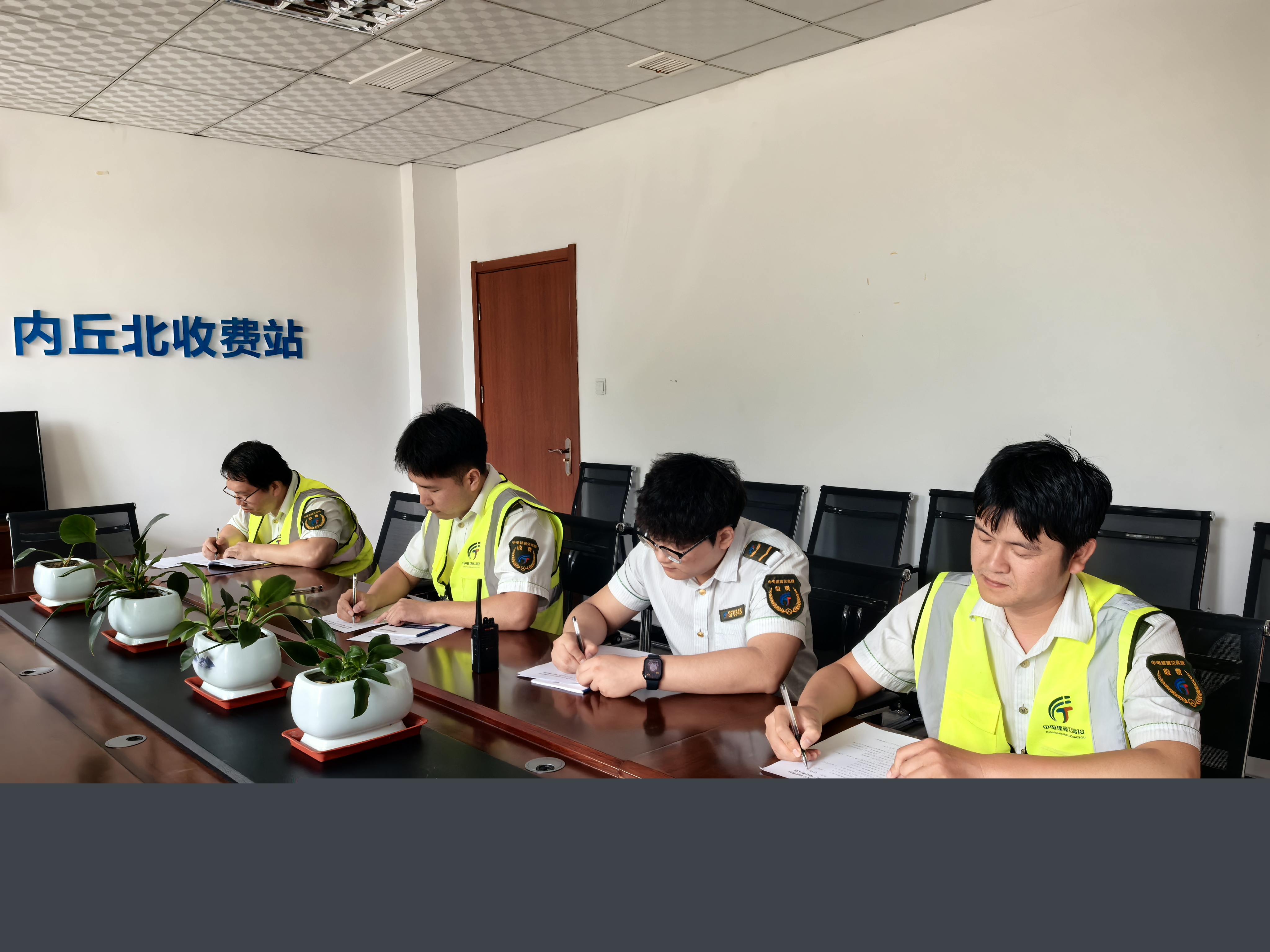 岗位练兵 (2).jpg 岗位练兵 (2).jpg