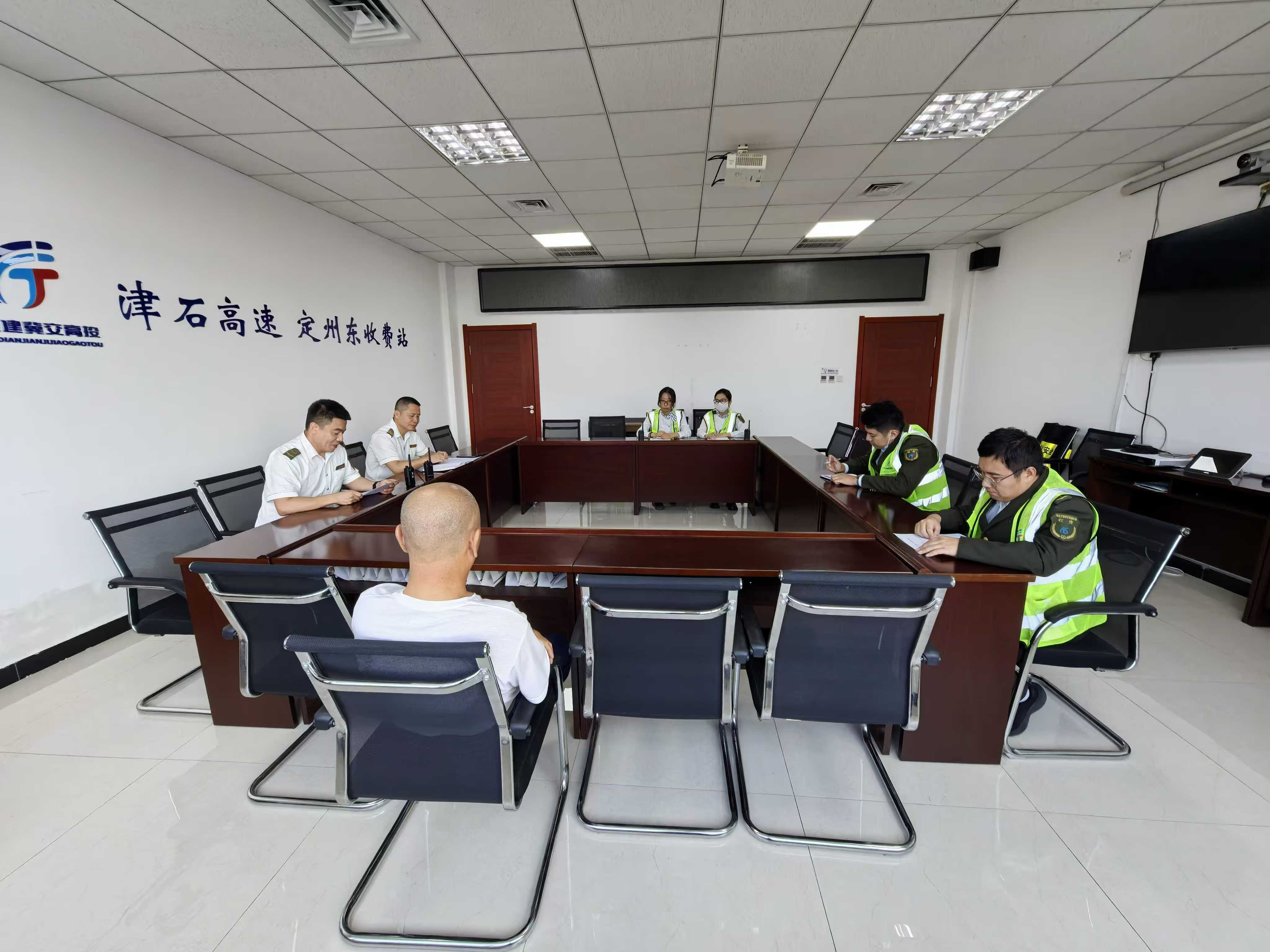 F:\桌面\783b813e3288206d6fdd3298e050e26f.jpg