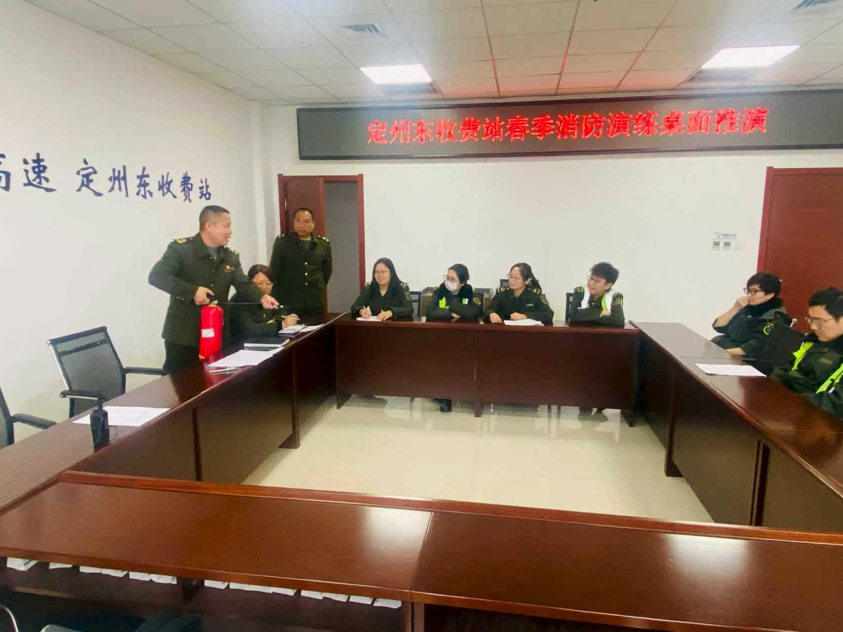 范、马消防.jpg 范、马消防.jpg