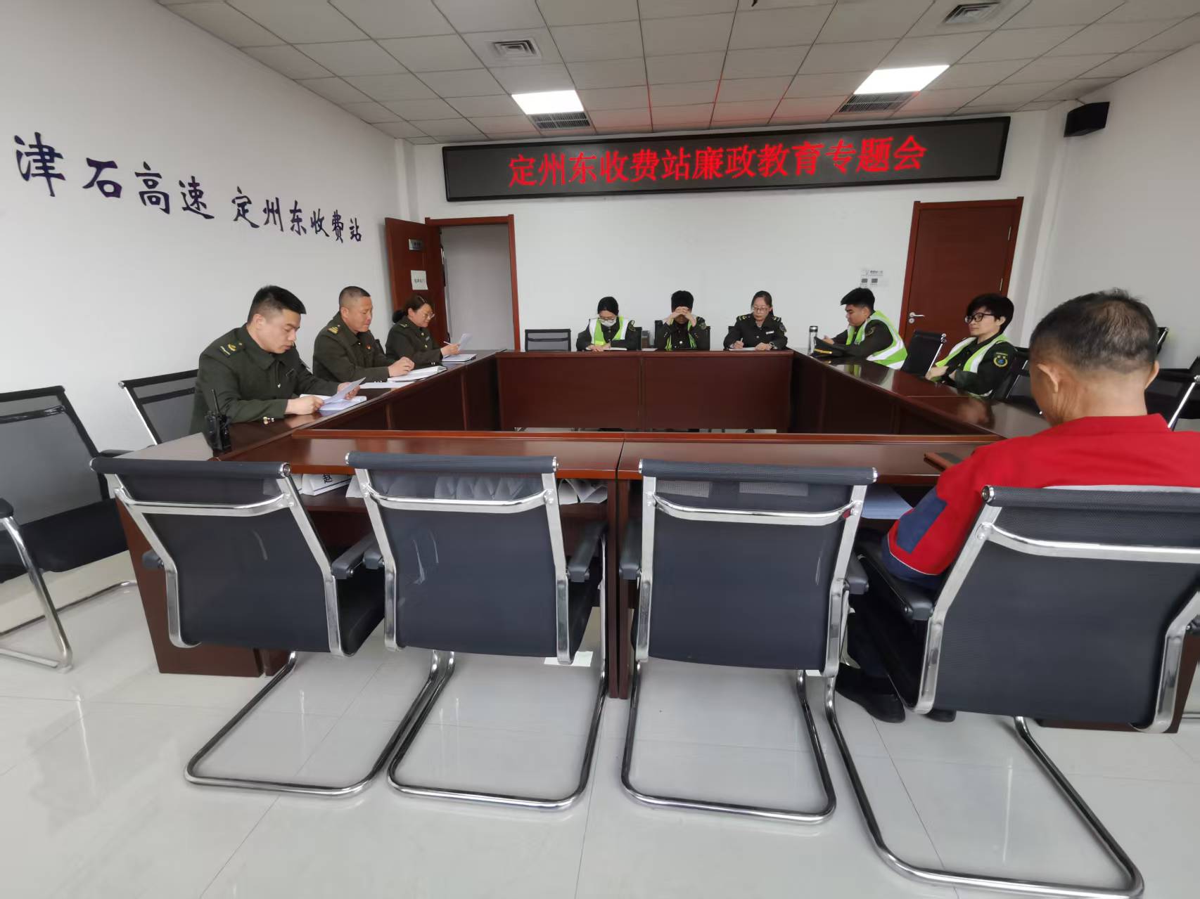 eec77c147b264d1c404a5596b77de8cc.jpg eec77c147b264d1c404a5596b77de8cc.jpg