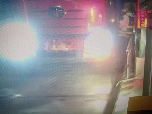 货车.jpg 货车.jpg