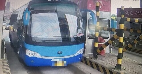 客车.jpg 客车.jpg