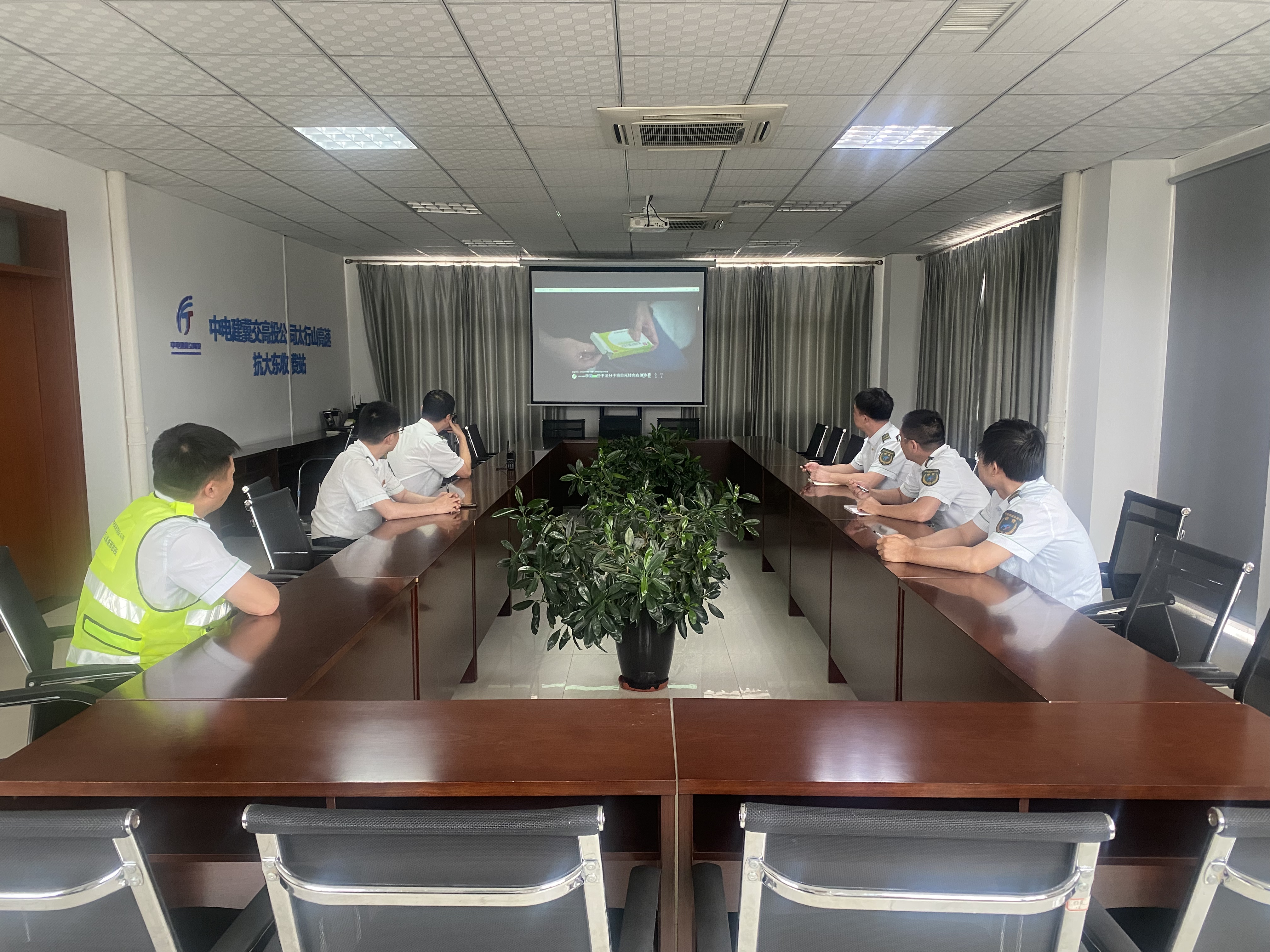 微信图片_20260618163428_436_70.jpg 微信图片_20260618163428_436_70.jpg